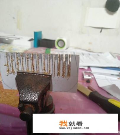 怎么清理梳子缝隙？