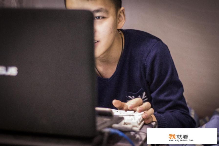 从自己专业的角度谈体育游戏？