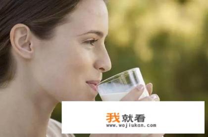 牛奶可以当水喝吗？