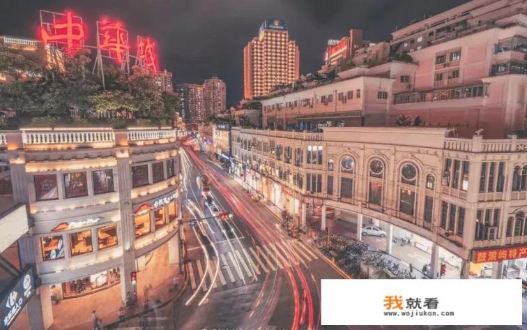 去厦门旅游，在中山路的酒店入住，五缘湾帆船、沙坡尾、曾厝垵和环岛路这几个景点的一日游行程应该如何安排？有哪些旅游攻略？