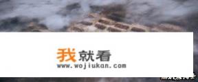 下课了大家在大青树下跳孔雀舞摔跤做游戏招引许多小鸟连松鼠也赶来凑热闹这是拟人句吗？