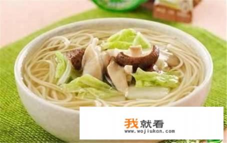 剖腹产后，坐月子的30天食谱是怎样的？有什么注意事项？