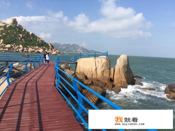 明天要去阳江珍珠湾和台山浪琴湾自驾游，请问各位大神在吃和玩方面有何建议？