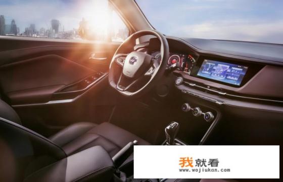 中级车和suv哪个更适合家用？