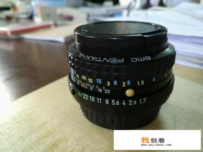 宾得da21室内拍人像用什么镜头？