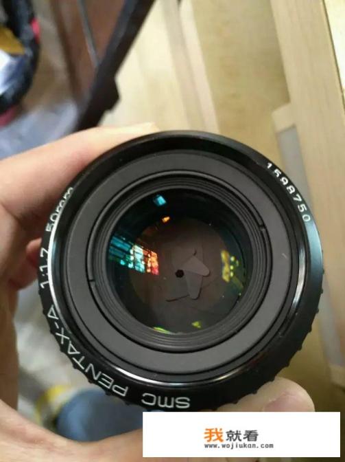 宾得da21室内拍人像用什么镜头？