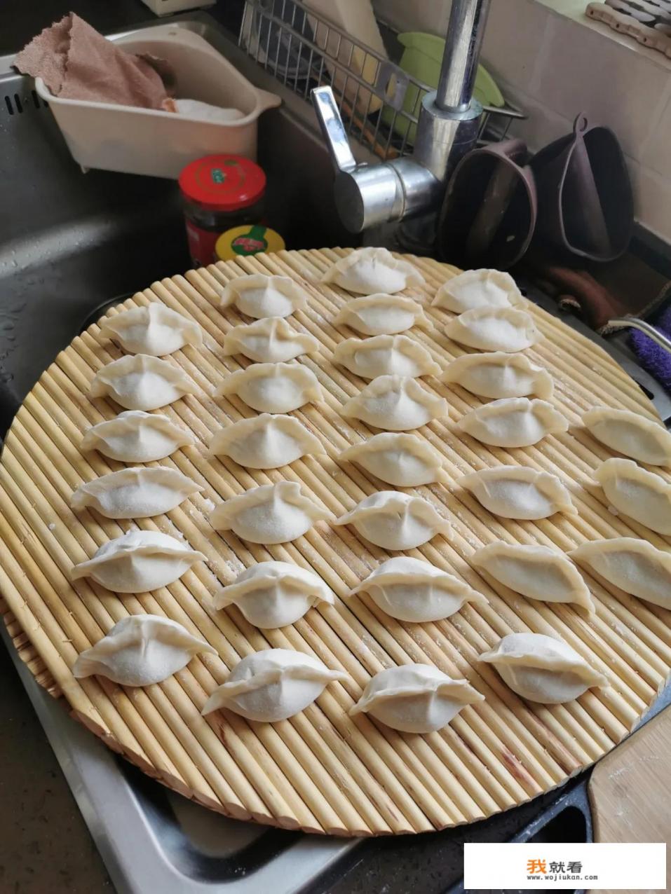 包饺子用白菜好还是包菜更好？