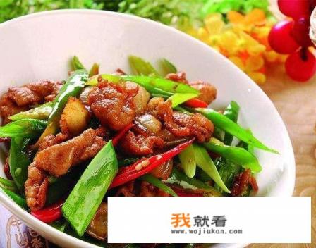 炒肉片怎么样好吃，是先放葱姜蒜，还是先炒肉呢，如何炒的香？