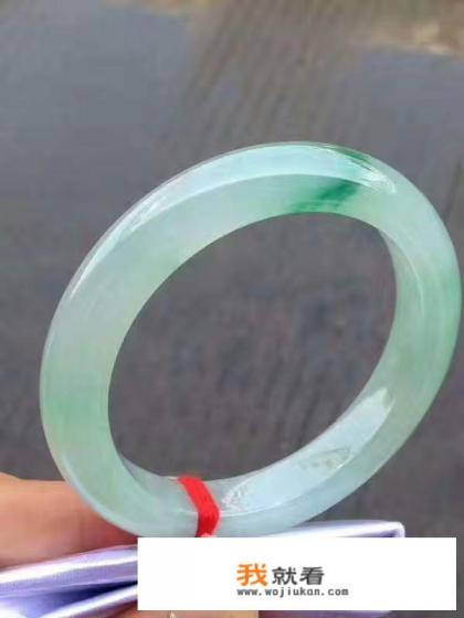 请问玉镯子一般比较好点的多少钱？