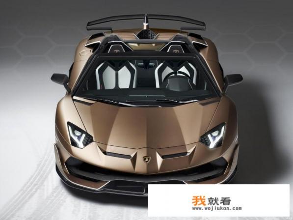 被撞的劳斯莱斯库里南定损200万，为何豪车的维修费那么高？