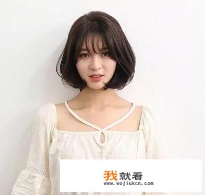 除了常见的内扣卷，短发女生还有什么好看的发型推荐？