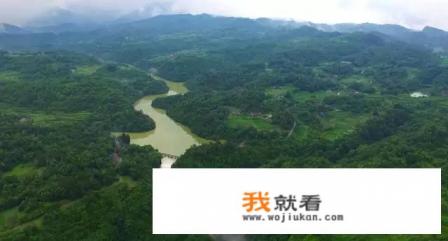 张家界的景色给我留下印象扩句？