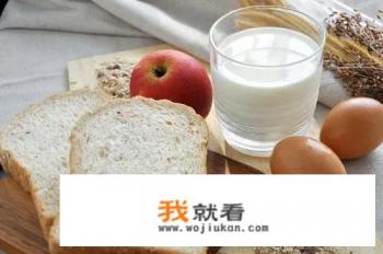 纯牛奶和酸奶哪个营养更好？