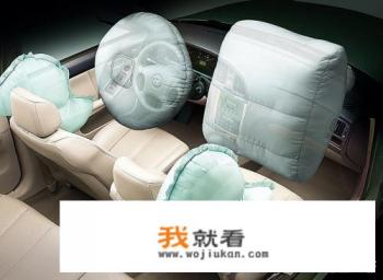 同样的价格，是选择中型车的低配，还是选中高配的紧凑型车？