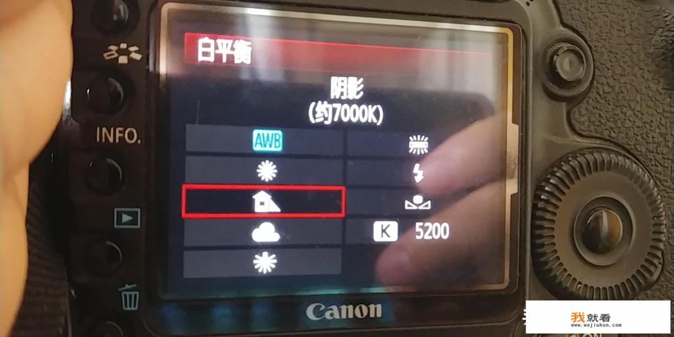 拍摄头盔，战术背心，包包等战术周边用佳能什么机型以及镜头好？