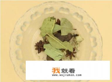 卤鸡爪的做法? 卤鸡爪的做法?