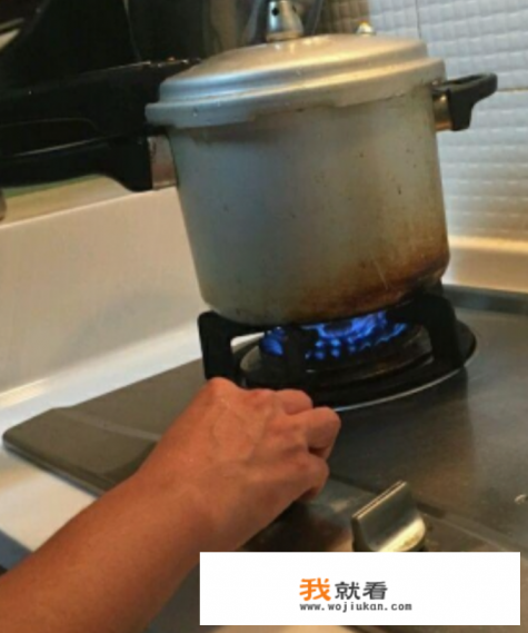 红烧肉皮怎么做好吃又软烂? 红烧肉皮怎么做好吃又软烂?