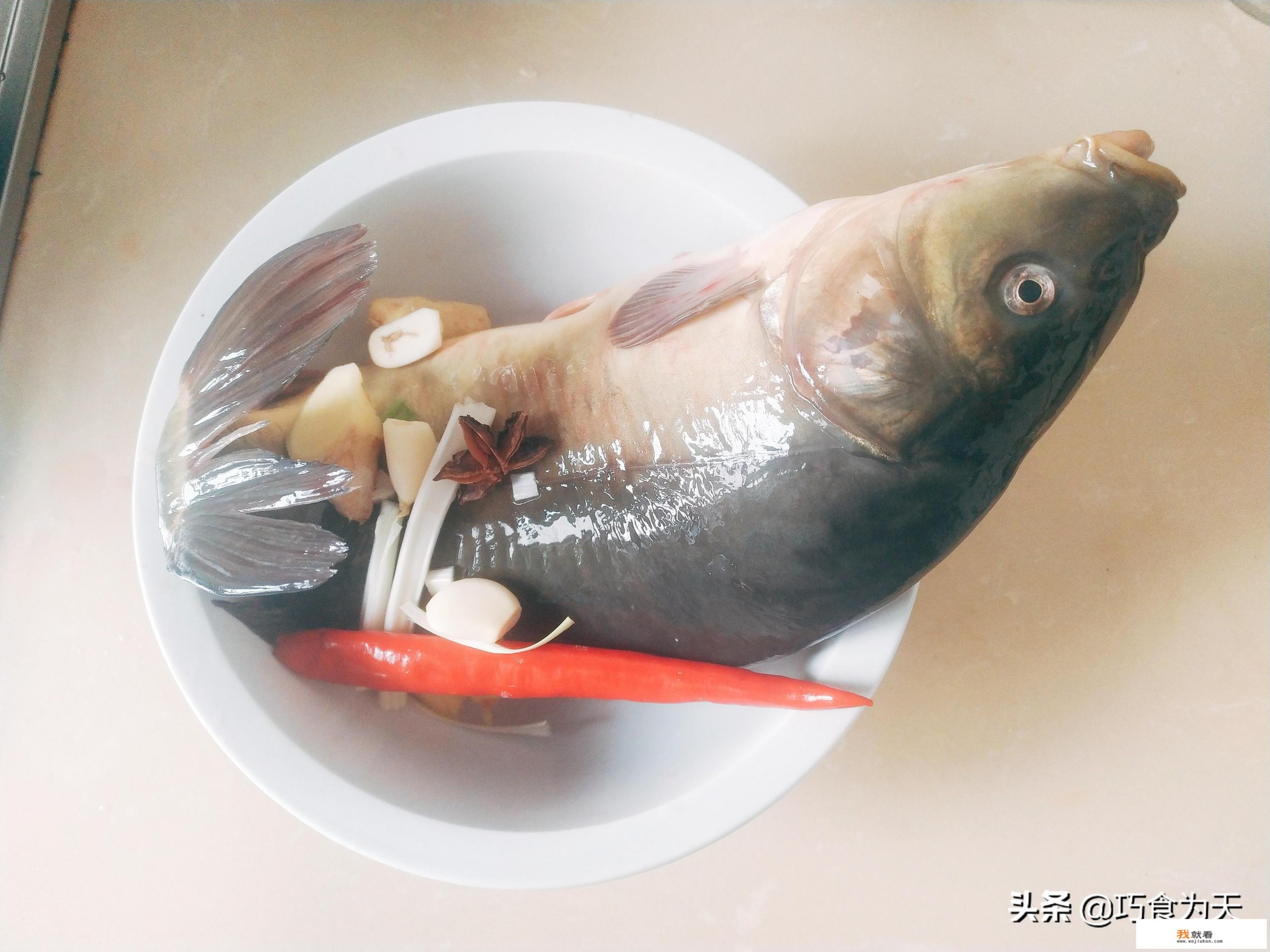 怎样煎咸鱼不粘锅不掉皮？