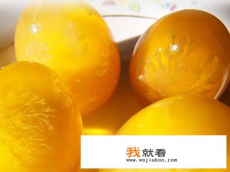 咸蛋黄与咸蛋清哪个营养价值高呢? 咸蛋黄与咸蛋清哪个营养价值高呢?