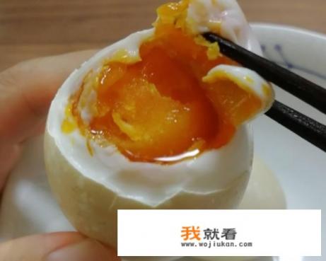 咸蛋黄与咸蛋清哪个营养价值高呢? 咸蛋黄与咸蛋清哪个营养价值高呢?