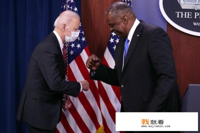 美国的国防部长是不是军人身份？为啥从没见过他穿军装？