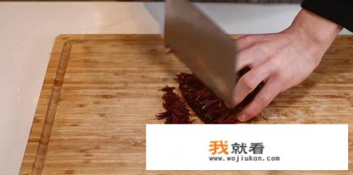 香椿炒鸡蛋面的家常做法？