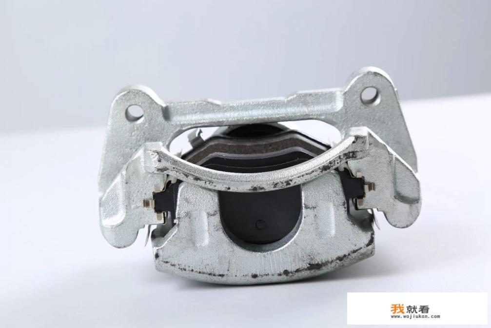 汽车刹车片一共几片? 汽车刹车片一共几片?