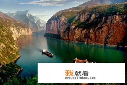 长江三峡旅游沿途有哪些著名景点？