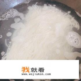 万载炒粉的做法？