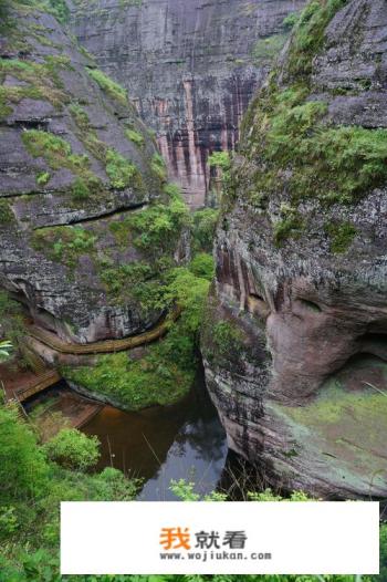 乐山有什么好玩的地方，乐山旅游十大必去景点？