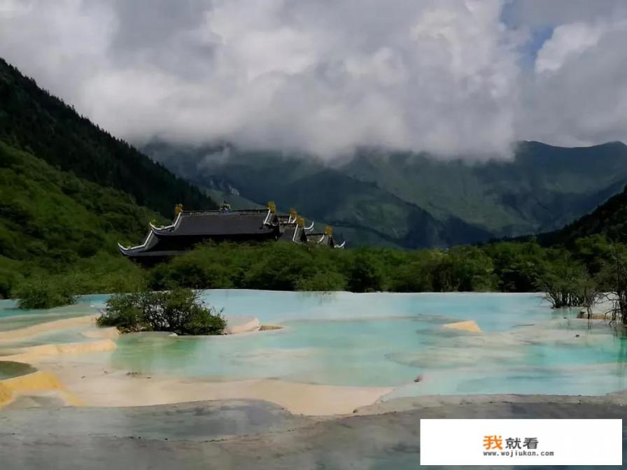 九寨沟五花海和五彩池有什么不同? 九寨沟五花海和五彩池有什么不同?