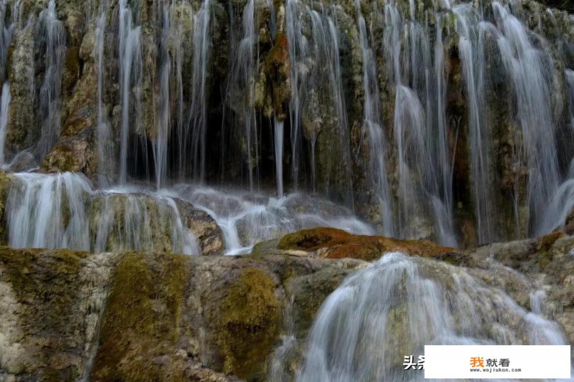 九寨沟五花海和五彩池有什么不同? 九寨沟五花海和五彩池有什么不同?