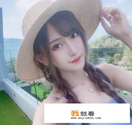 LOL腐团儿泰国游玩晒泳装照，网友评价：身材好的让人羡慕，你有何看法？