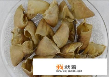 农村杀年猪时,敲掉的“猪趾甲”也有人捡回家,有什么用处吗? 农村杀年猪时,敲掉的“猪趾甲”也有人捡回家,有什么用处吗?