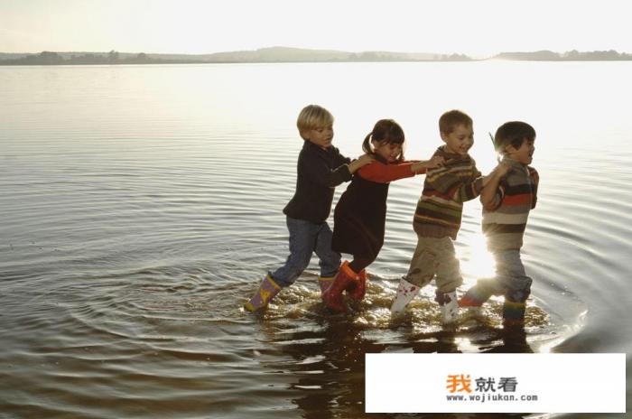 农村有句老话:东降(彩虹)日头(晴天)西降雨。南降长大水北降卖儿女,有科学依据吗? 农村有句老话:东降(彩虹)日头(晴天)西降雨。南降长大水北降卖儿女,有科学依据吗?