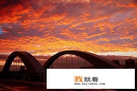 今年夏天火烧云很多，你有那些觉得很好看值得分享的图片？