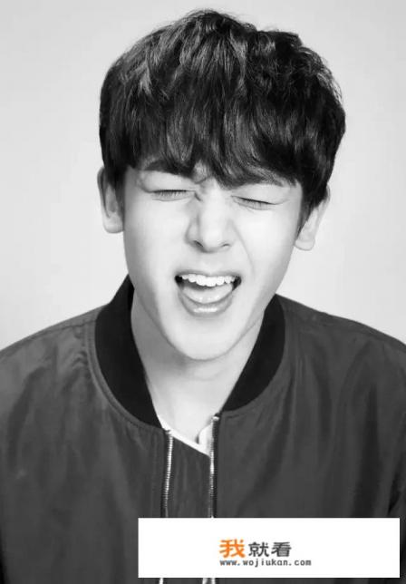 有没有什么软件根据脸型设计发型的？