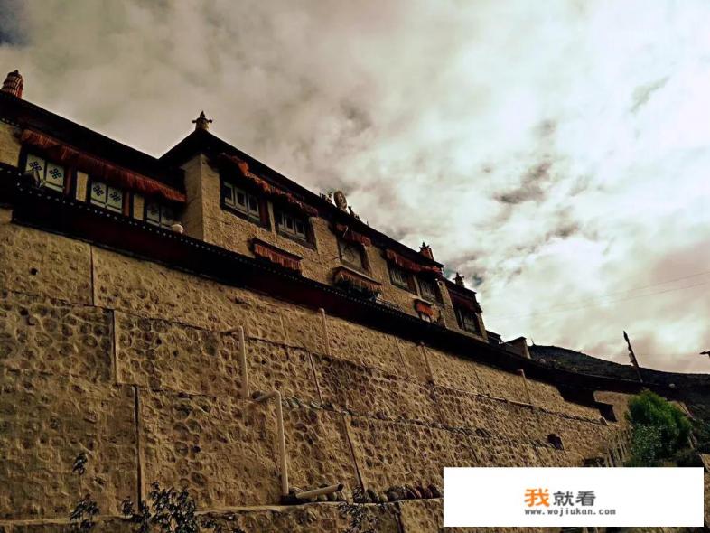 布达拉宫有多高?有什么人住在里面? 布达拉宫有多高?有什么人住在里面?
