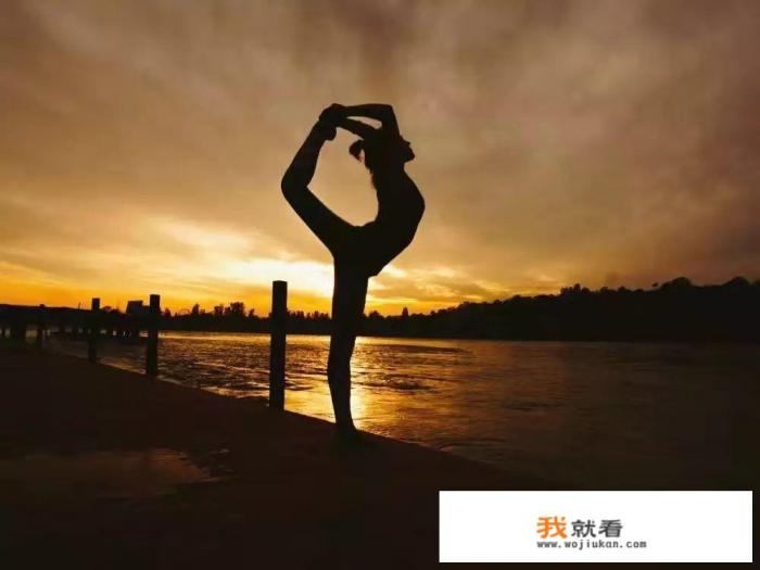 你们有没有过这样的苦恼?自家傻媳妇听信他人,手机下载趣步云集等有负面新闻的软件? 你们有没有过这样的苦恼?自家傻媳妇听信他人,手机下载趣步云集等有负面新闻的软件?