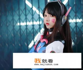 LOL“最土豪”网咖，女服务员均是一流模特，一晚花费最低也要四位数，你怎么看？