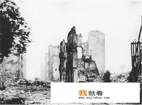 西班牙在地球的哪个位置？