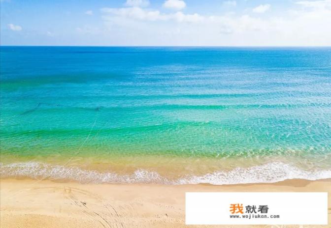 住大东海好还是亚龙湾好？