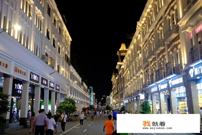 想去厦门旅游，有哪些中山路、曾厝垵、鼓浪屿附近的宾馆推荐？