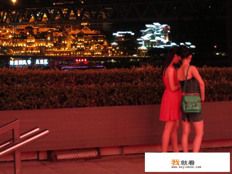 黑山谷住南门好还是北门?哪个门是下山?如果住景区里?怎样?行程怎么安排合理？