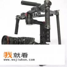 肩扛式摄影机和带稳定器的单反对比,哪个拍微电影更稳? 肩扛式摄影机和带稳定器的单反对比,哪个拍微电影更稳?