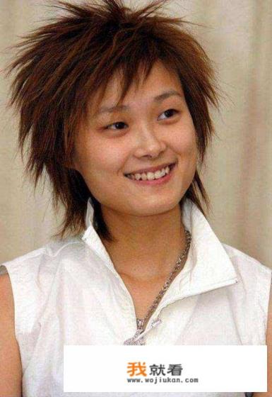 当年非主流时期,你都是什么发型?配什么非主流装扮? 当年非主流时期,你都是什么发型?配什么非主流装扮?