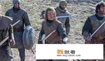 小丽有6张游戏卡片,小红给小丽2张后,小红的卡片数就是小丽的3倍,小红原有多少张卡片？