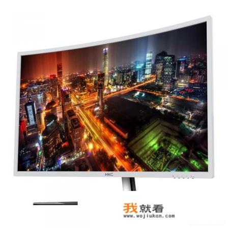 曲面屏看电影好还是平面？