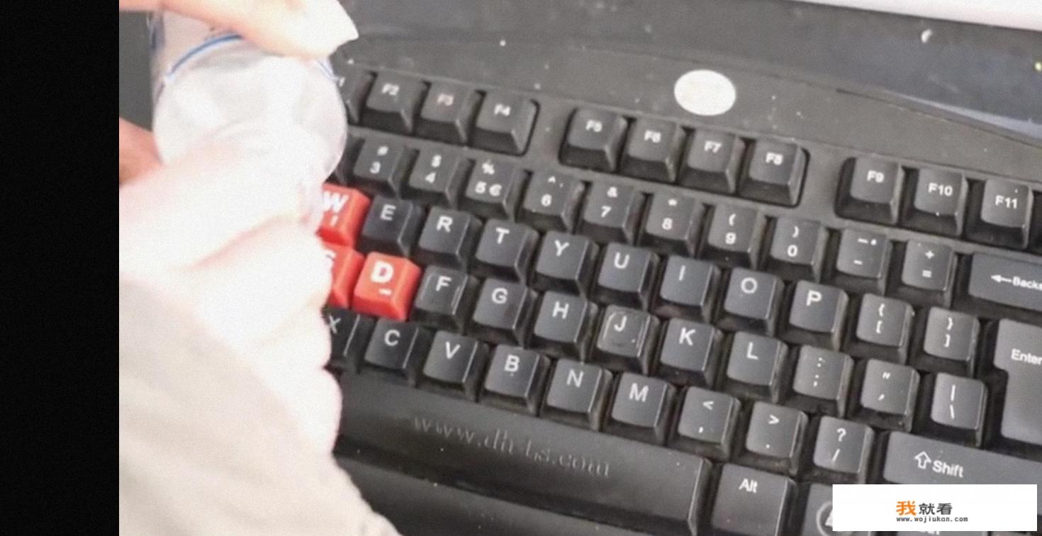 键盘表面可以用酒精擦吗？