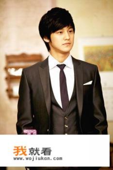 花样男子中苏易正家世是什么？